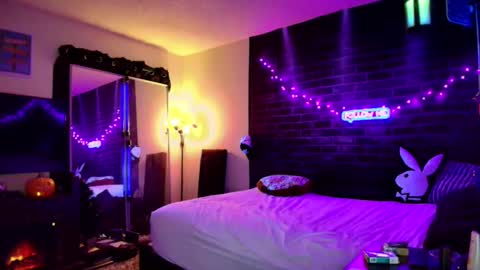 Eetantungfuk Mias online show from 12.09.24