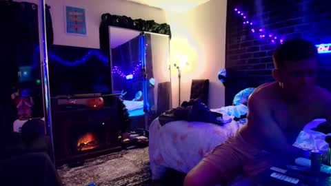 Eetantungfuk Mias online show from 12.10.24