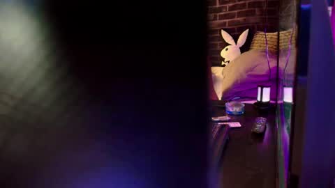 Eetantungfuk Mias online show from 12.12.24