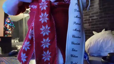 Eetantungfuk Mias online show from 12.17.24