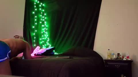 Eetantungfuk Mias online show from 02.03.25