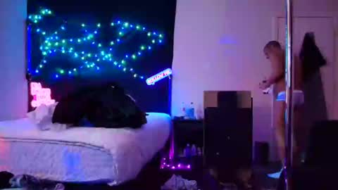 Eetantungfuk Mias online show from 02.07.25