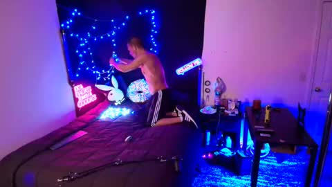 Eetantungfuk Mias online show from 02.12.25