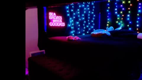 Eetantungfuk Mias online show from 02.23.25