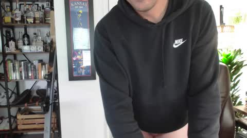 Snapshot of justwondering9 chatting on 04.05.26 justwondering9 online show from 04.05.26