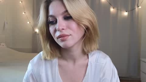 Snapshot of jynny_kiss chatting on 03.05.25 Sinikka online show from 03.05.25