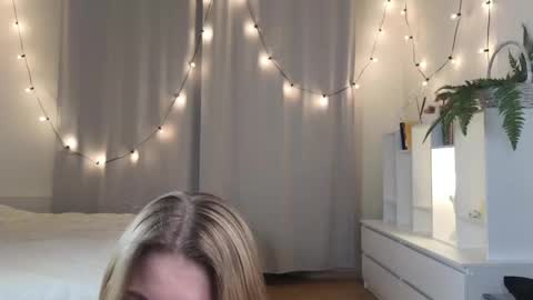 Snapshot of jynny_kiss chatting on 03.06.25 Sinikka online show from 03.06.25