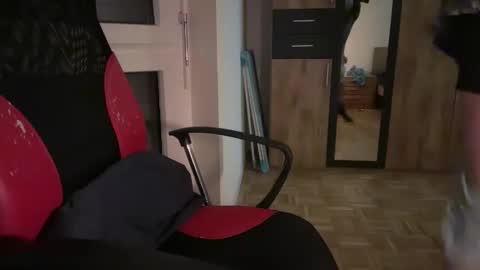 Snapshot of k1sexboy chatting on 12.18.25 niceoregano online show from 12.18.25