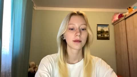 Snapshot of kacicasal chatting on 06.05.26 Mia 1st day here online show from 06.05.26