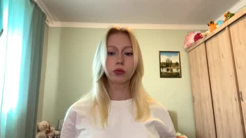Snapshot of kacicasal chatting on 06.08.26 Mia 1st day here online show from 06.08.26