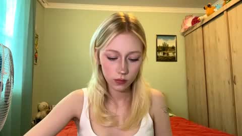 Snapshot of kacicasal chatting on 06.19.26 Mia 1st day here online show from 06.19.26