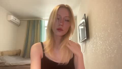 Snapshot of kacicasal chatting on 07.11.26 Mia 1st day here online show from 07.11.26