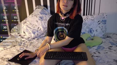 Snapshot of kad_kad chatting on 01.10.25 Kanela online show from 01.10.25