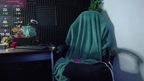 Snapshot of kad_kad chatting on 02.21.25 Kanela online show from 02.21.25