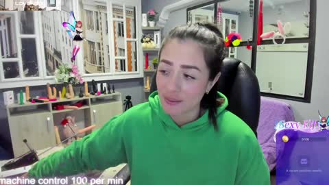 Snapshot of kagomme_h chatting on 01.14.25 Antonella online show from 01.14.25