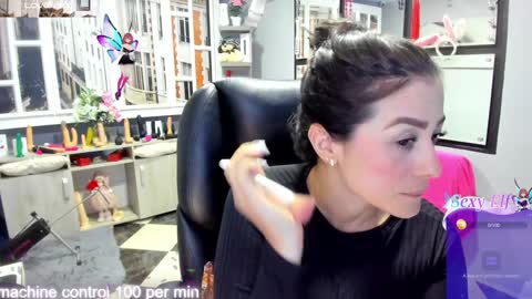 Snapshot of kagomme_h chatting on 01.17.25 Antonella online show from 01.17.25