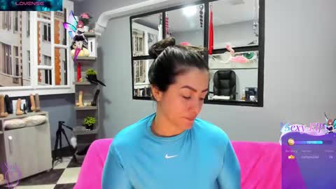Snapshot of kagomme_h chatting on 03.10.25 Antonella online show from 03.10.25