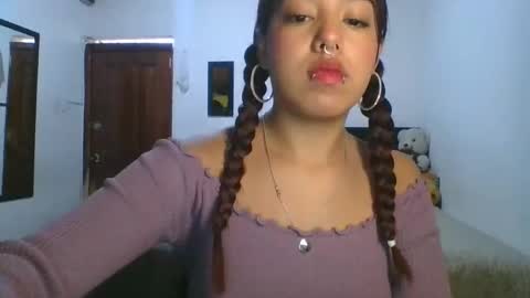 KAHELIINDEPENDENT MODEL online show from 12.13.25