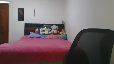 KAHELIINDEPENDENT MODEL online show from 02.07.26