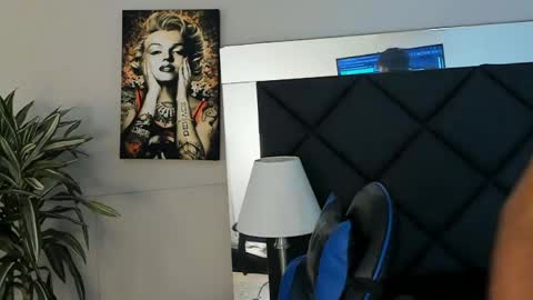 Snapshot of kai_storn chatting on 04.15.26 kai_storn online show from 04.15.26