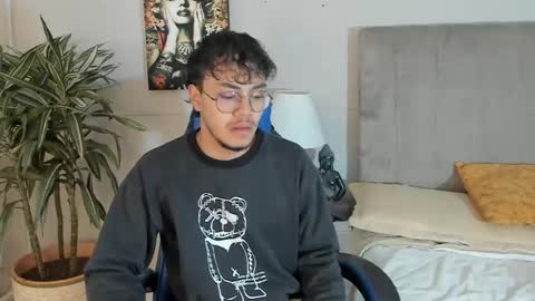 Snapshot of kai_storn chatting on 04.22.26 kai_storn online show from 04.22.26