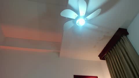 Snapshot of kalimonroee chatting on 12.30.24 KaliMonroe online show from 12.30.24