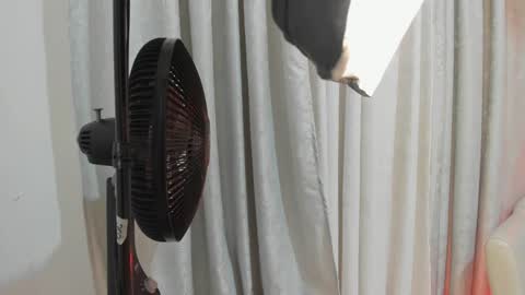 Snapshot of kalimonroee chatting on 01.31.25 KaliMonroe online show from 01.31.25