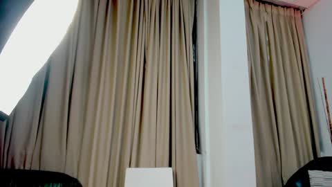 Snapshot of kalimonroee chatting on 02.08.25 KaliMonroe online show from 02.08.25