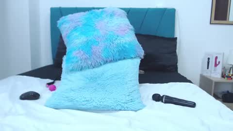 Snapshot of kam_lopez chatting on 01.22.25 Kamilalopez online show from 01.22.25