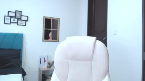 Snapshot of kam_lopez chatting on 01.27.25 Kamilalopez online show from 01.27.25