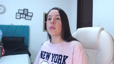 Snapshot of kam_lopez chatting on 02.11.25 Kamilalopez online show from 02.11.25