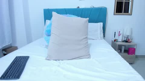 Snapshot of kam_lopez chatting on 09.12.25 Kamilalopez online show from 09.12.25