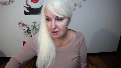 Snapshot of kamaliasim chatting on 12.05.25 KamaliaSim online show from 12.05.25