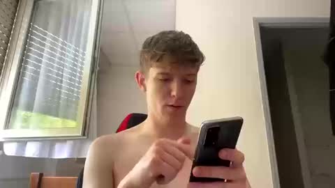 Snapshot of kameleonb chatting on 09.22.25 kameleonb online show from 09.22.25