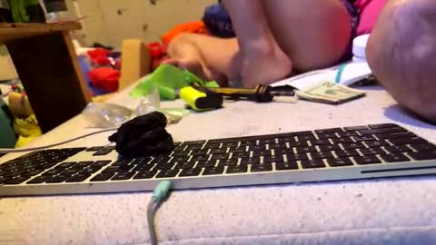 Snapshot of kamikazeozzy_juicylucee chatting on 02.09.26 kamikazeozzy_juicylucee online show from 02.09.26