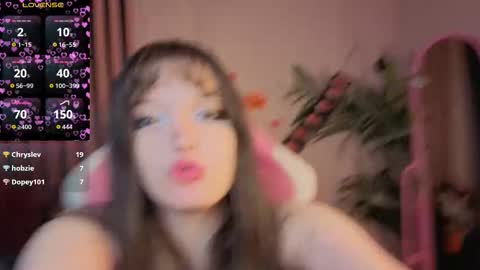 Snapshot of kamila_blush chatting on 10.24.25 Kamila  Chelsea online show from 10.24.25