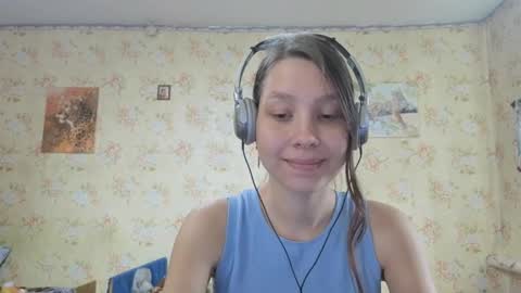 Mari  Simmons online show from 10.05.25