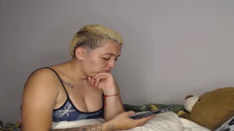 Snapshot of kammy_cami chatting on 02.03.26 kammy y camila online show from 02.03.26