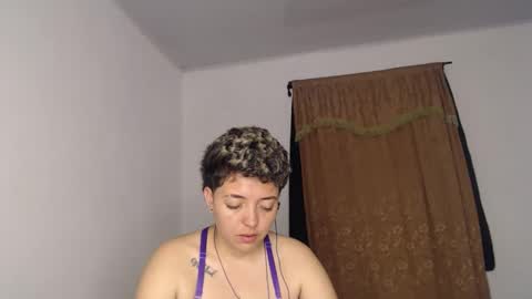 Snapshot of kammy_cami chatting on 05.08.26 kammy y camila online show from 05.08.26