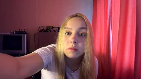 Snapshot of kandislaski chatting on 08.03.26 Lizzie online show from 08.03.26