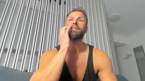 Kane OF strongkane online show from 11.17.25