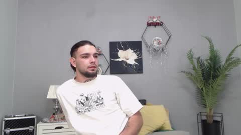 Snapshot of kanehunter chatting on 12.14.25 Kane online show from 12.14.25