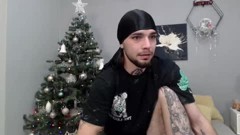 Snapshot of kanehunter chatting on 12.18.25 Kane online show from 12.18.25