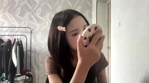 Snapshot of kanishabroadstone chatting on 05.12.26 Lily online show from 05.12.26