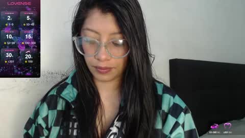 Snapshot of kanroji_mitsuri_11 chatting on 01.12.25 Sanctuary online show from 01.12.25