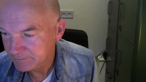 Snapshot of kapitein_rob chatting on 09.11.25 Robbie online show from 09.11.25