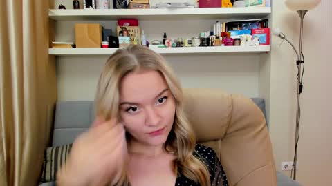 Snapshot of kara_smith_ chatting on 12.01.24 Kara. Off from 15th till 24th of December online show from 12.01.24