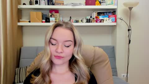 Snapshot of kara_smith_ chatting on 12.04.24 Kara. Off from 15th till 24th of December online show from 12.04.24