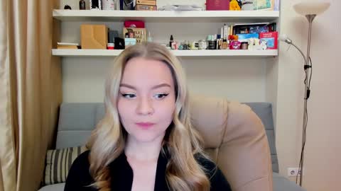 Snapshot of kara_smith_ chatting on 12.07.24 Kara. Off from 15th till 24th of December online show from 12.07.24