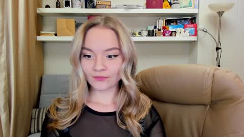 Snapshot of kara_smith_ chatting on 12.08.24 Kara. Off from 15th till 24th of December online show from 12.08.24